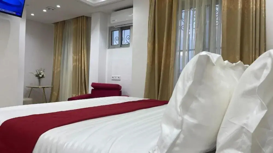Saint James Marguerita Hotel Douala