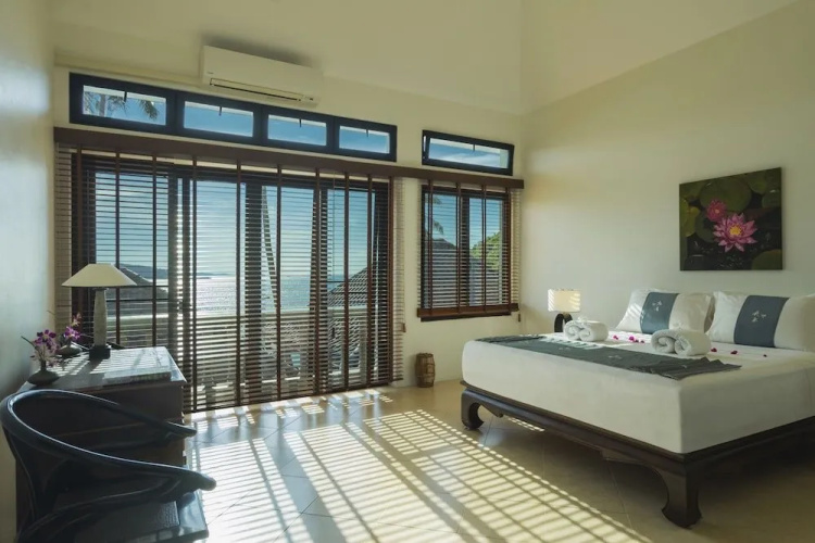 Beach Front Luxury Villa Hai Leng