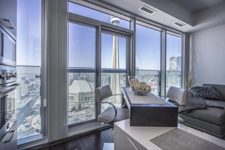 Life Suites Ice - Lake and City View