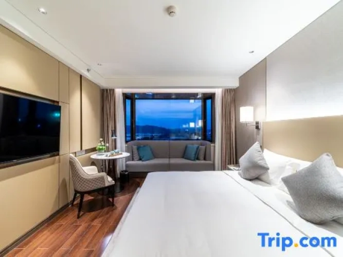 Deluxe Double room with lake view