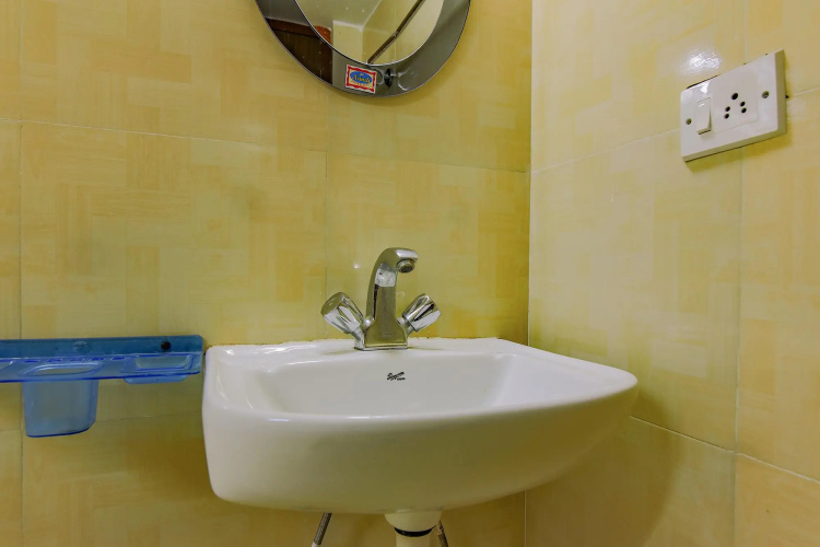 FabHotel Sharma Inn