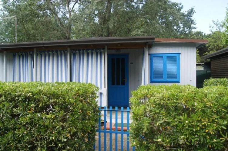 2 Bedrooms Bungalow