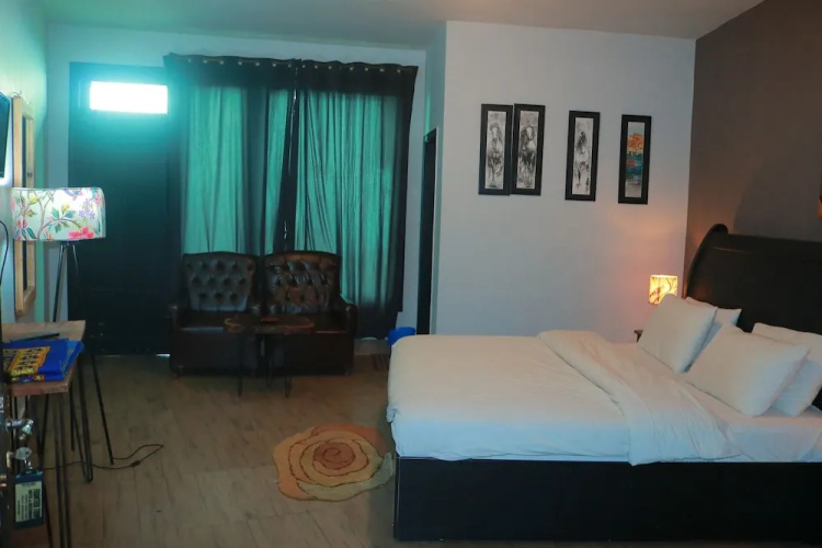 Frontier Tower Hotel