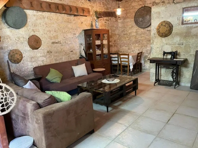 2 Bedrooms Cottage