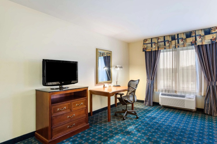 Hilton Garden Inn Suffolk Riverfront