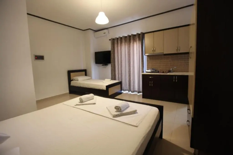 Standard Triple room with balcony