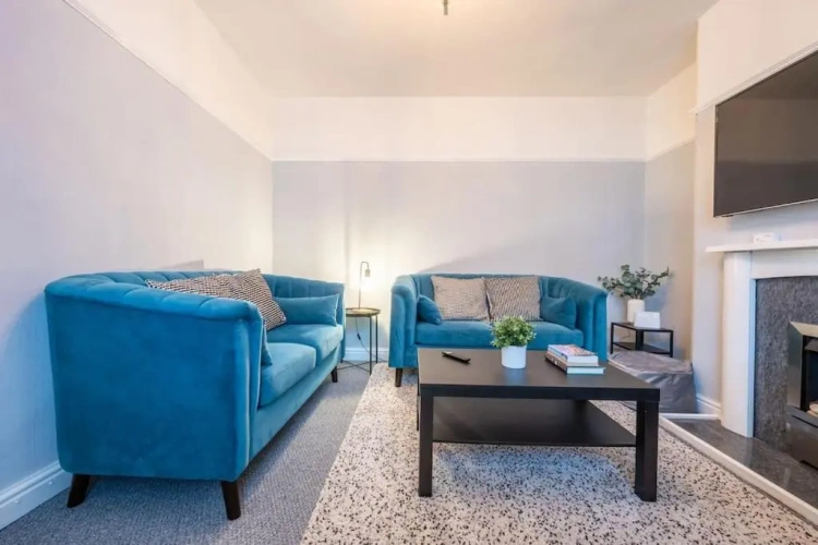 3 Bedrooms Apartment