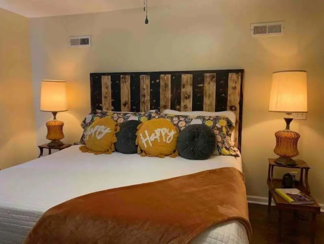 Zeek's Retreat