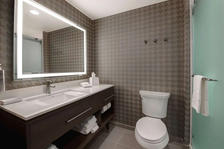 Quadruple Suite