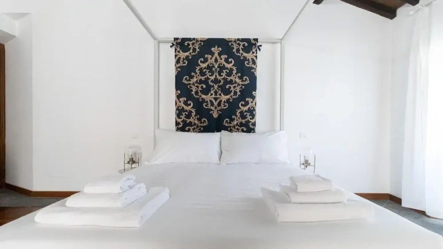 Sextuple Apartment