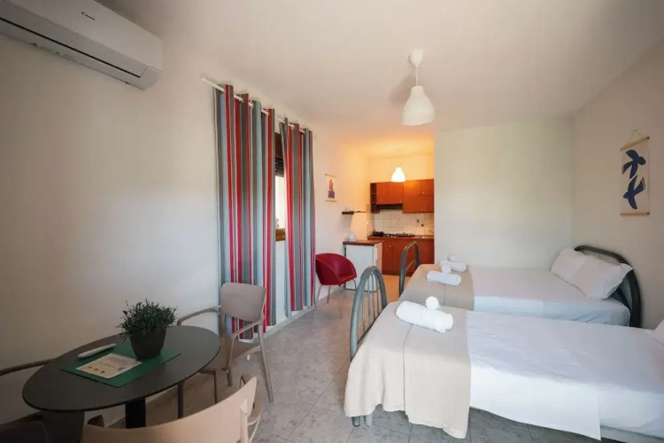 Standard Triple room with balcony