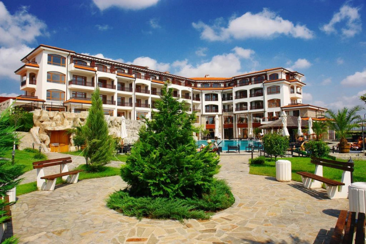The Vineyards Resort