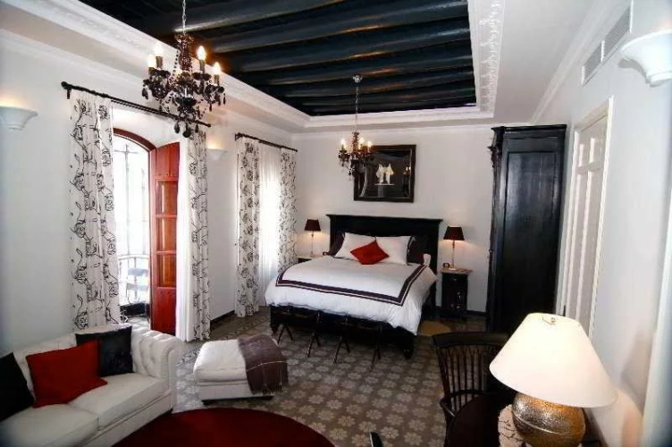 La Casa Noble