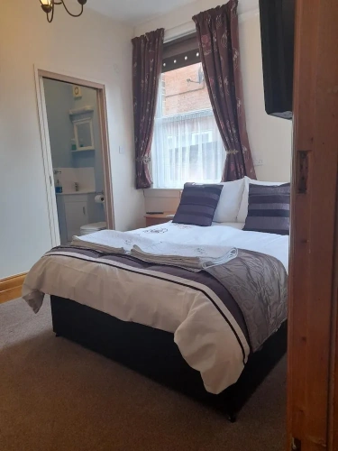 Standard Double Basement room
