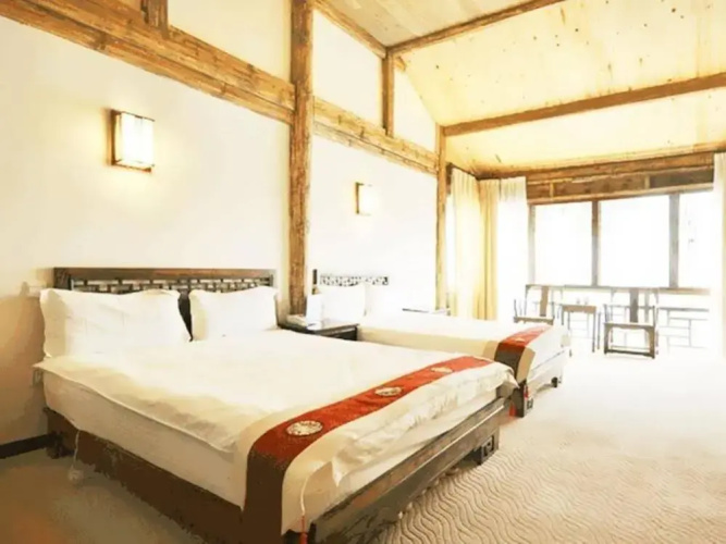 Golden Waterfront Inn