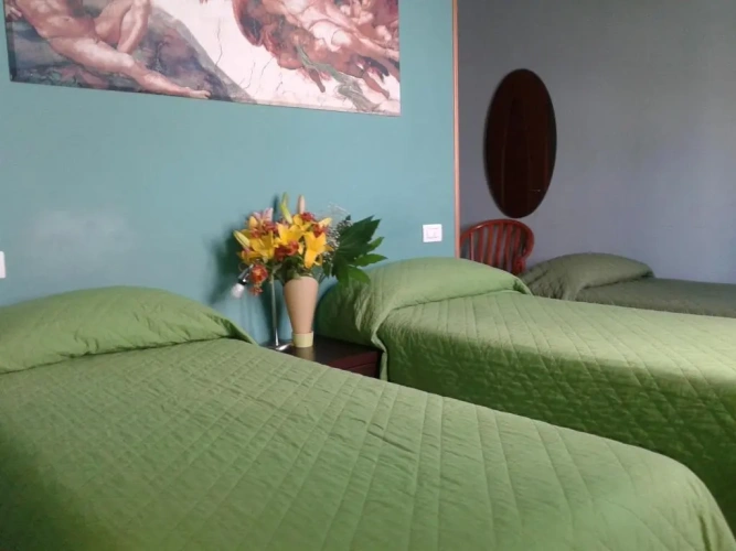 Standard Triple room