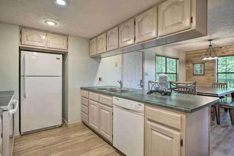 Furnished Deck & Grill: Rustic Pigeon Forge Cabin