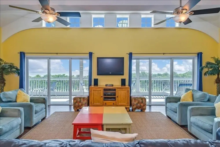 200 Seabreeze Ct - 5Br Home