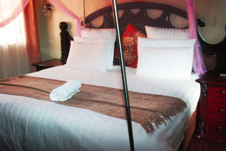 Woodlands Lodge & Tours