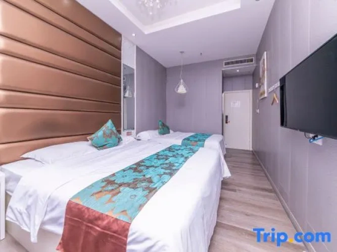 Deluxe Twin Family room