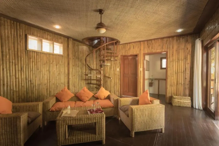 Family Cottage beachfront