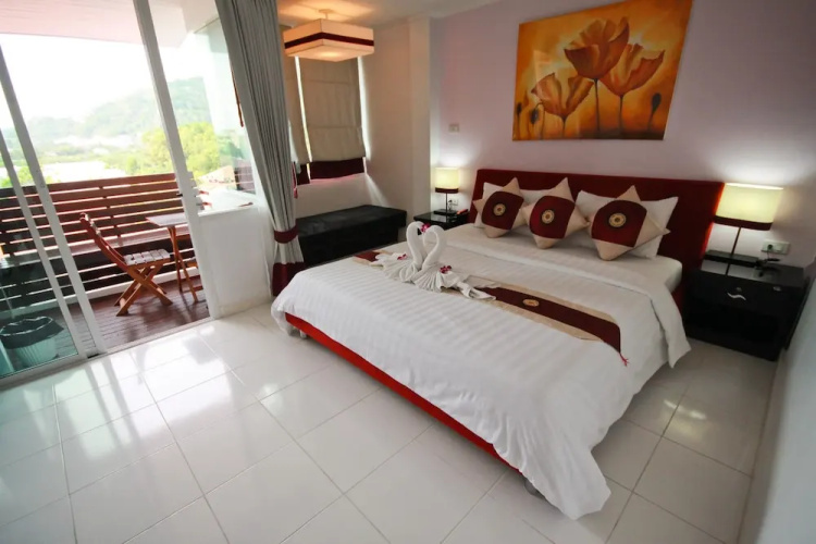 Kata Beach Studio Service Apartment