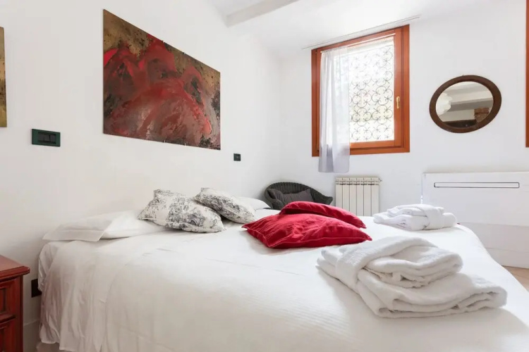 Riva Di Biasio Lovely Flat