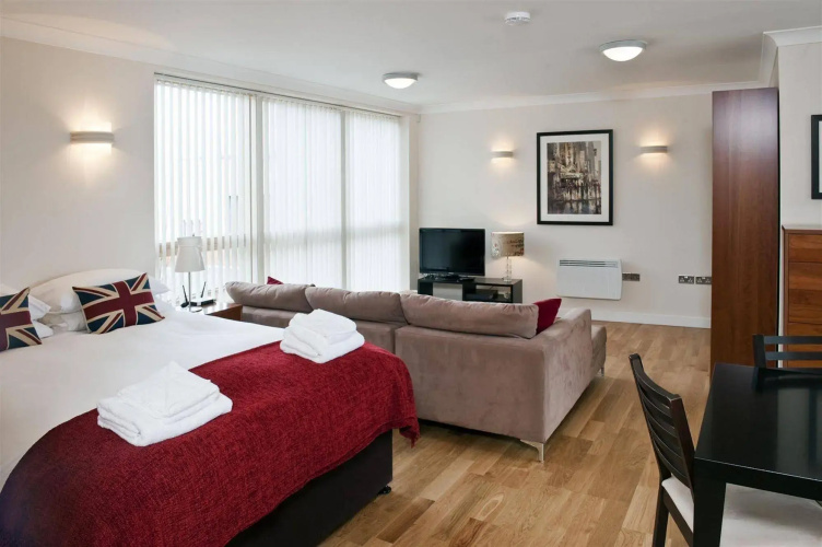 Your Space Apartments - Byron House Studio