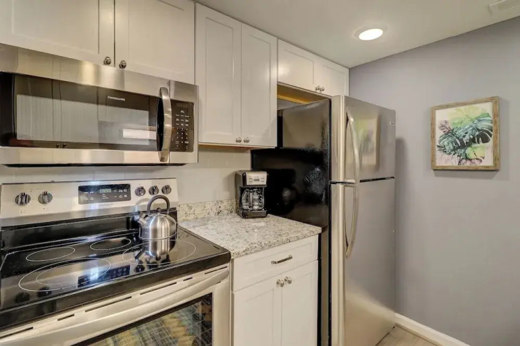 Spacious 3BR Hilton Head Getaway + Pool Access