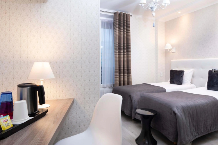 Warwick Paris photo 16