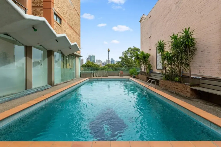 Chic Studio With Pool Overlooking the City