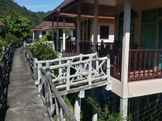 Khao Sok Jungle Huts