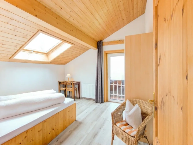 2 Bedrooms Classic Apartment