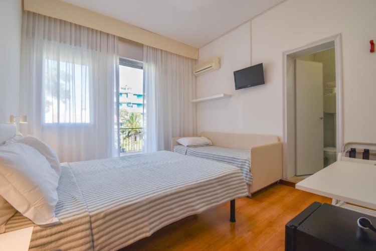 Standard Triple room with balcony