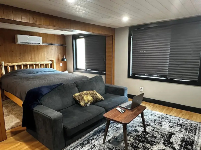 Beamsville Rustic Modern Suites