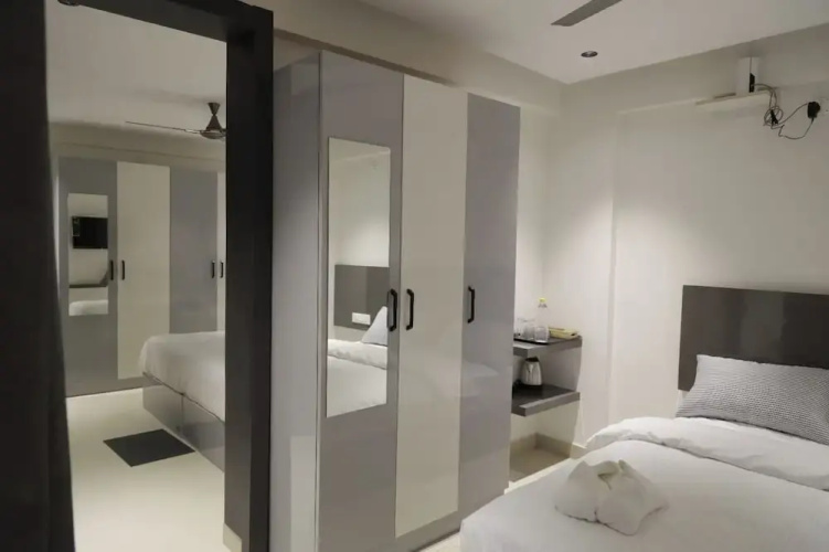 HOTEL.327