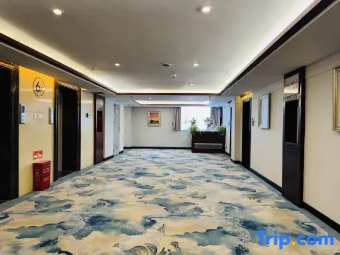 Rezen Hotel