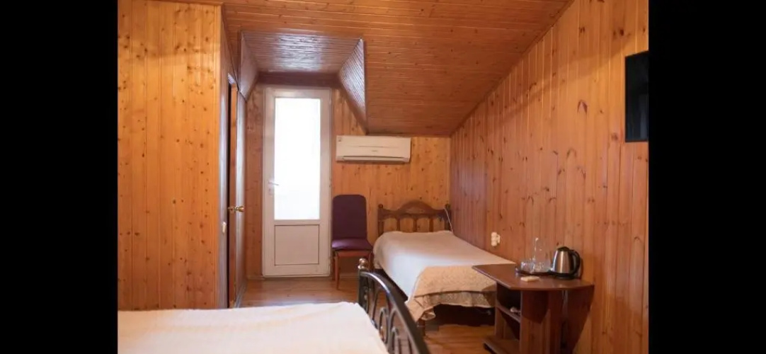 Amra2000 Guest House