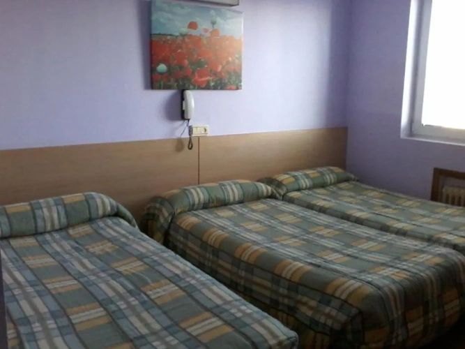 Standard Triple room