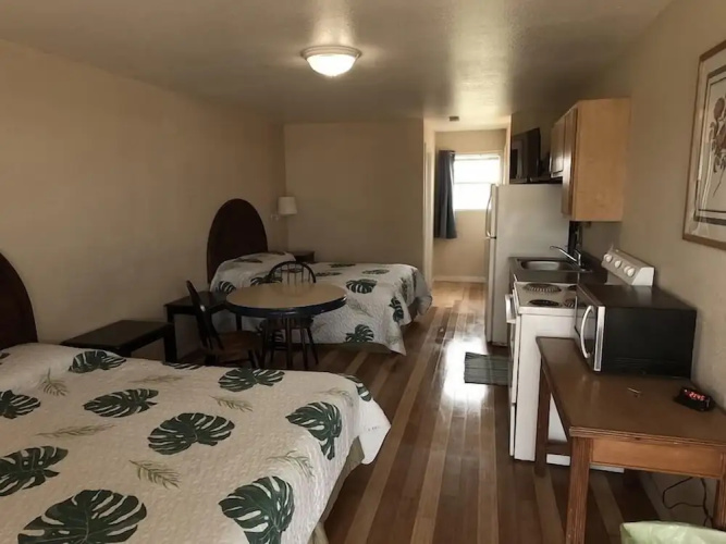 Cruz In Motel