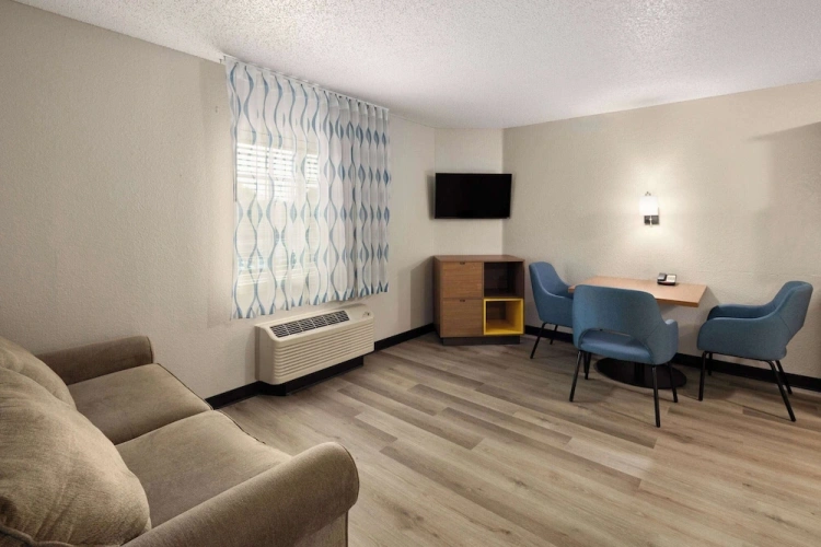 Quadruple Suite