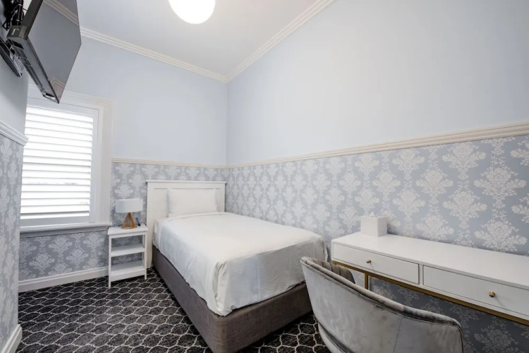 Bankstown Hotel