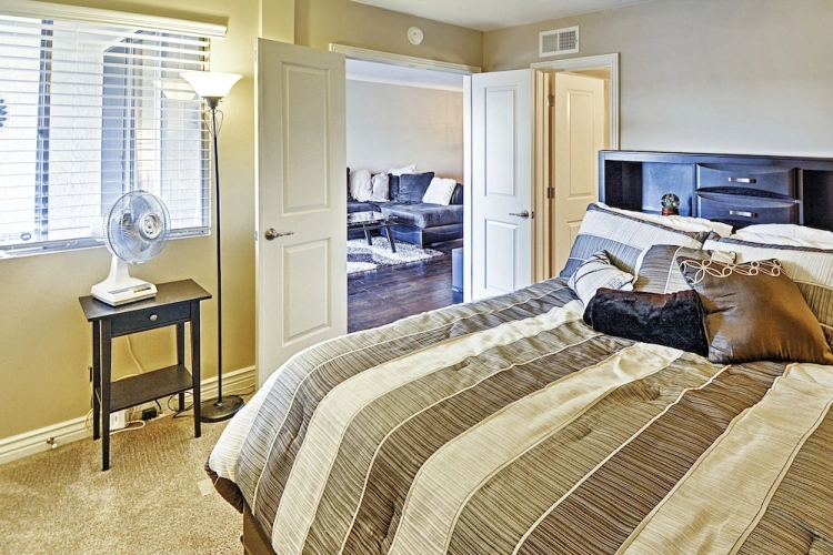2 Bedrooms Apartment