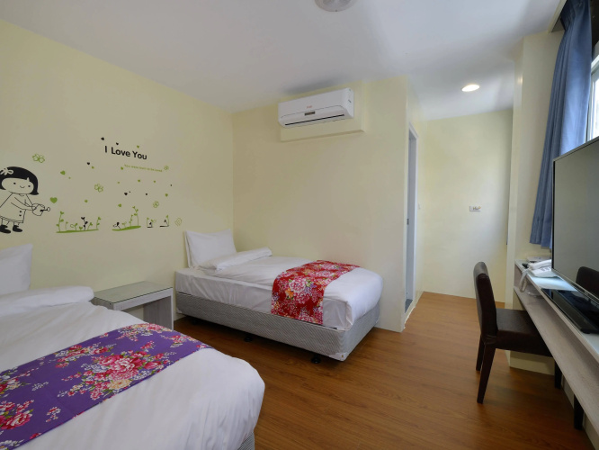 Fun House - Hostel