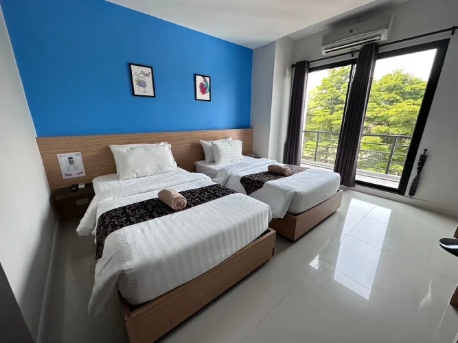 Deluxe Twin room with balcony