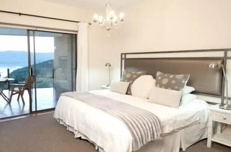Luxury room with balcony and with bay view