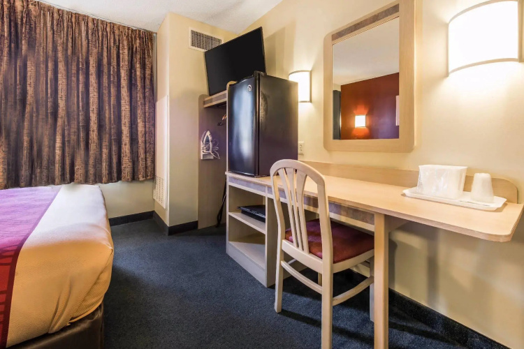 Red Roof Inn Johnstown