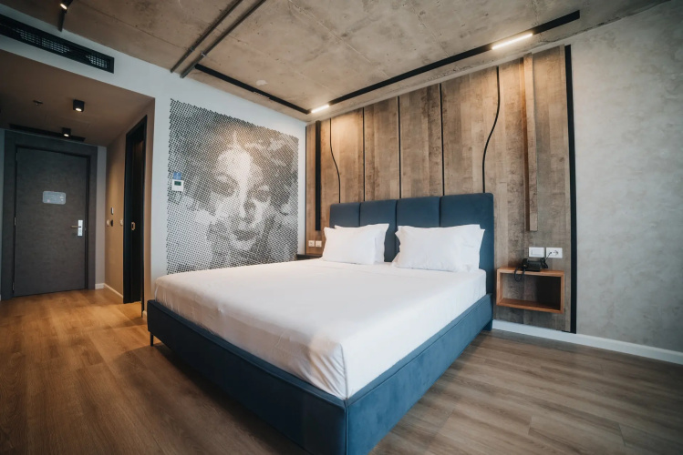 AMR Hotel