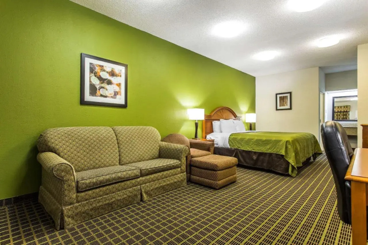 Comfort Inn & Suites