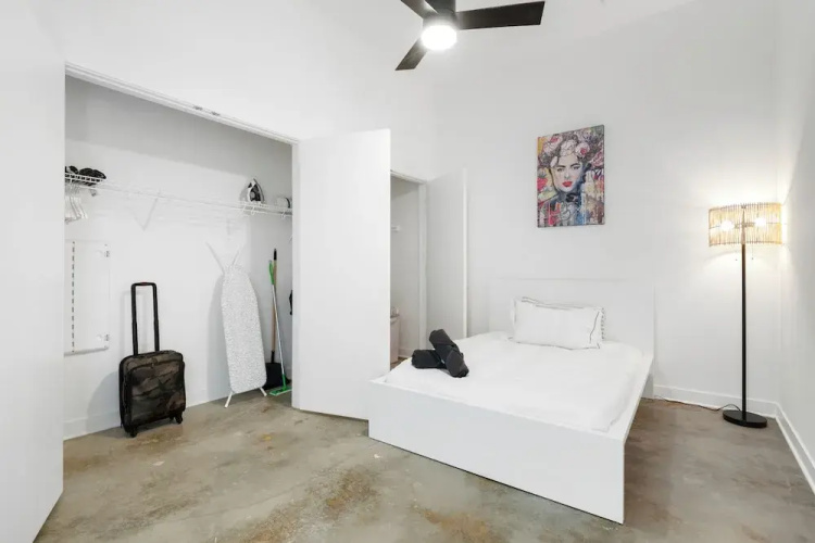 Ballpark Luxury Loft Steps from Arch